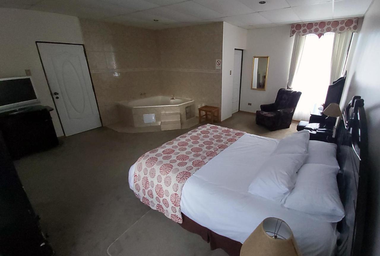 קסטרו Hotel Esmeralda מראה חיצוני תמונה